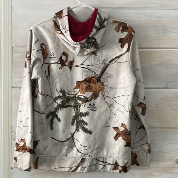 Ten Buck Realtree Camouflage Hoodie - Picture 5 of 7
